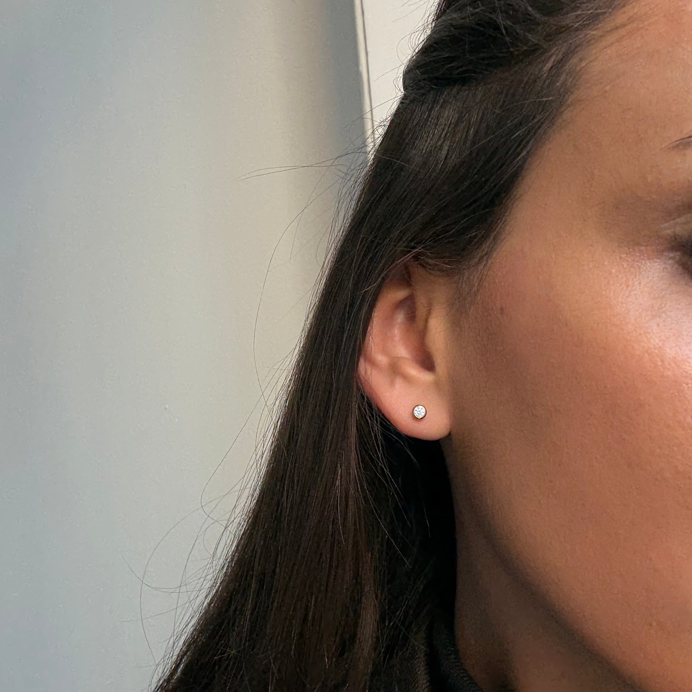 Runder Kristall Ohrstecker vergoldet