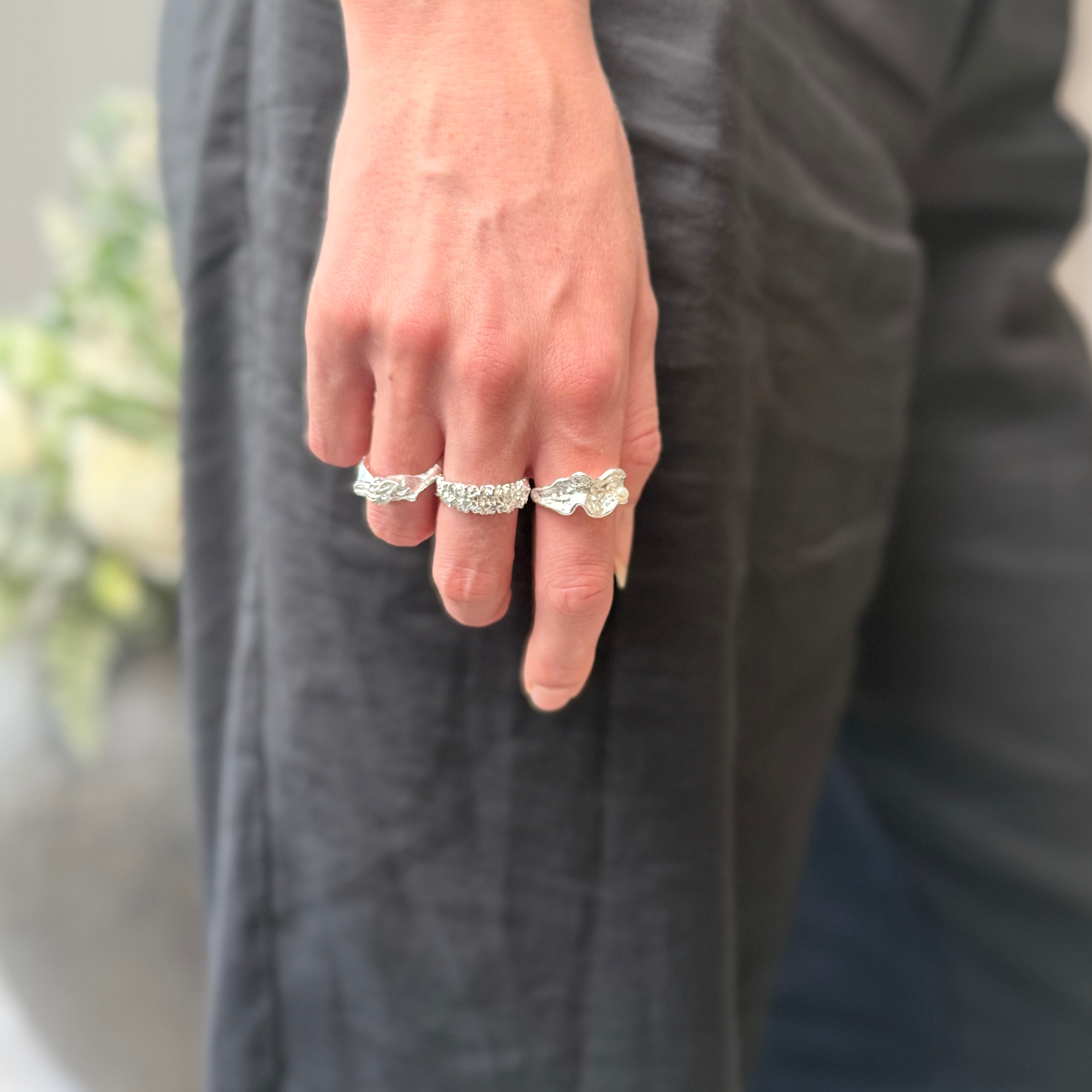 Flacher Magma Ring Silber