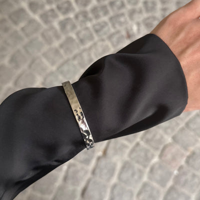 Armbånd med banket detaljer