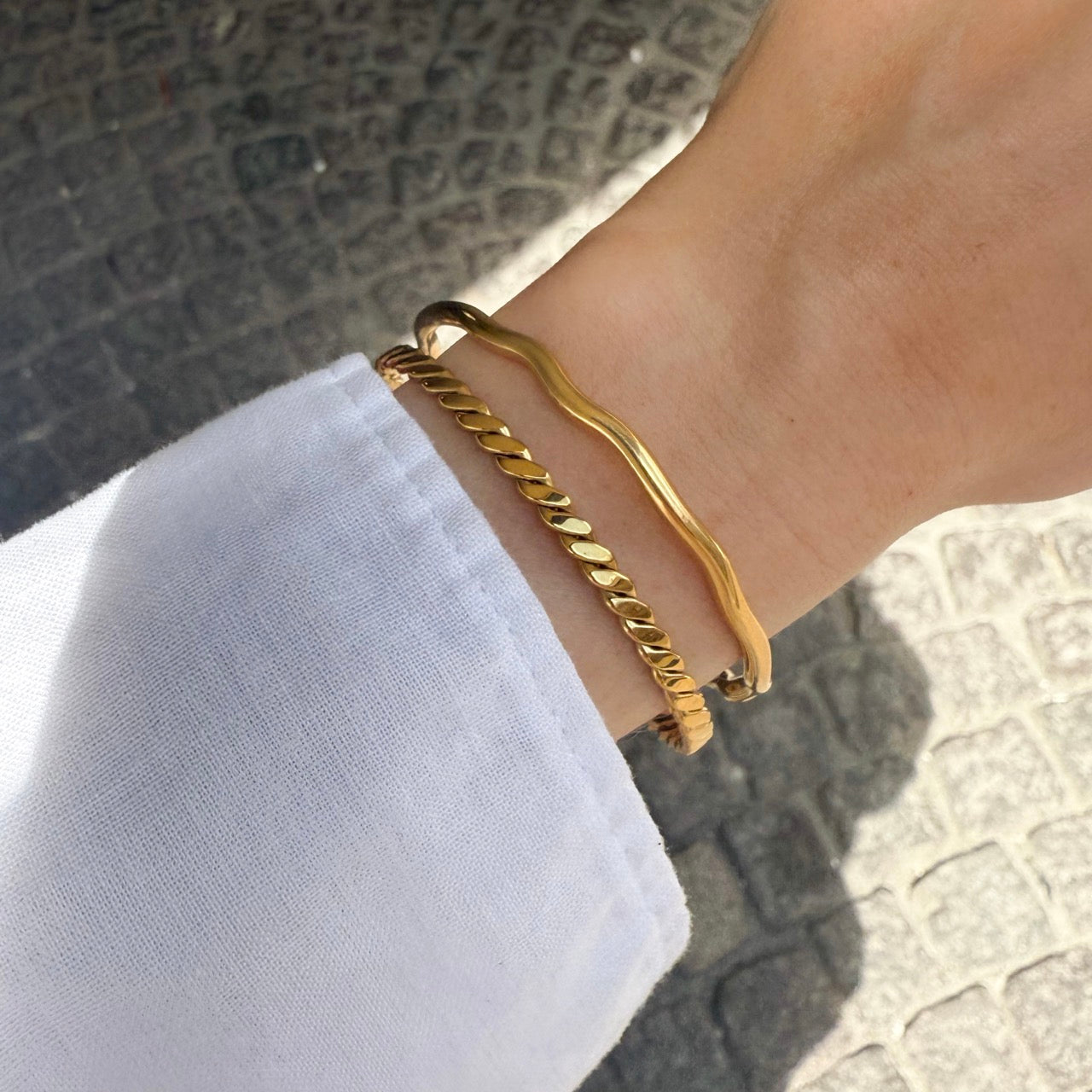 Twisted Bangle Armband vergoldet